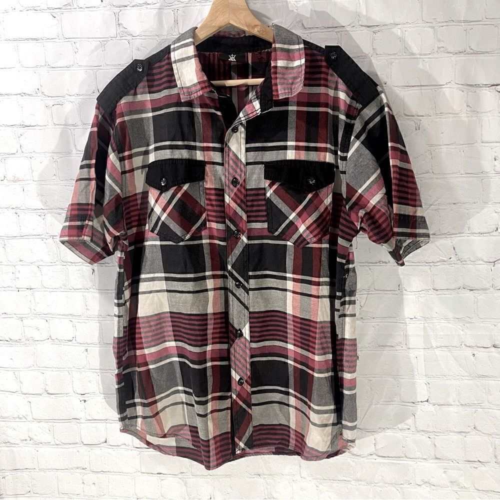 Men’s Red Ape plaid button down short sleeves shirt